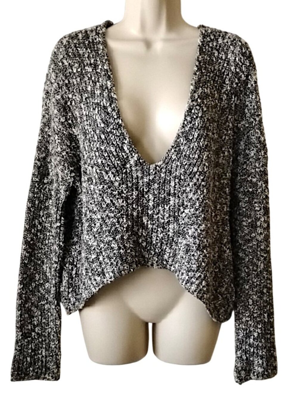 Express Rib Knit Oversized Deep V-Neck Crop Sweater XS Marled Black White